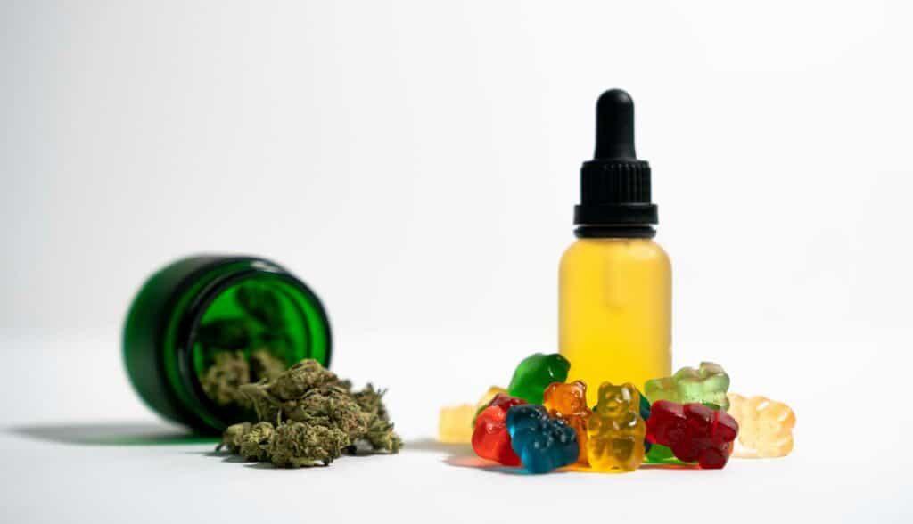 CBD Gummies vs CBD Oil