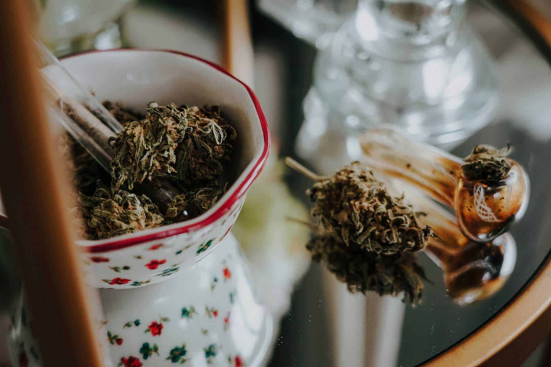 A Step-by-Step Guide: Preparing and Enjoying a Cannabis Bowl